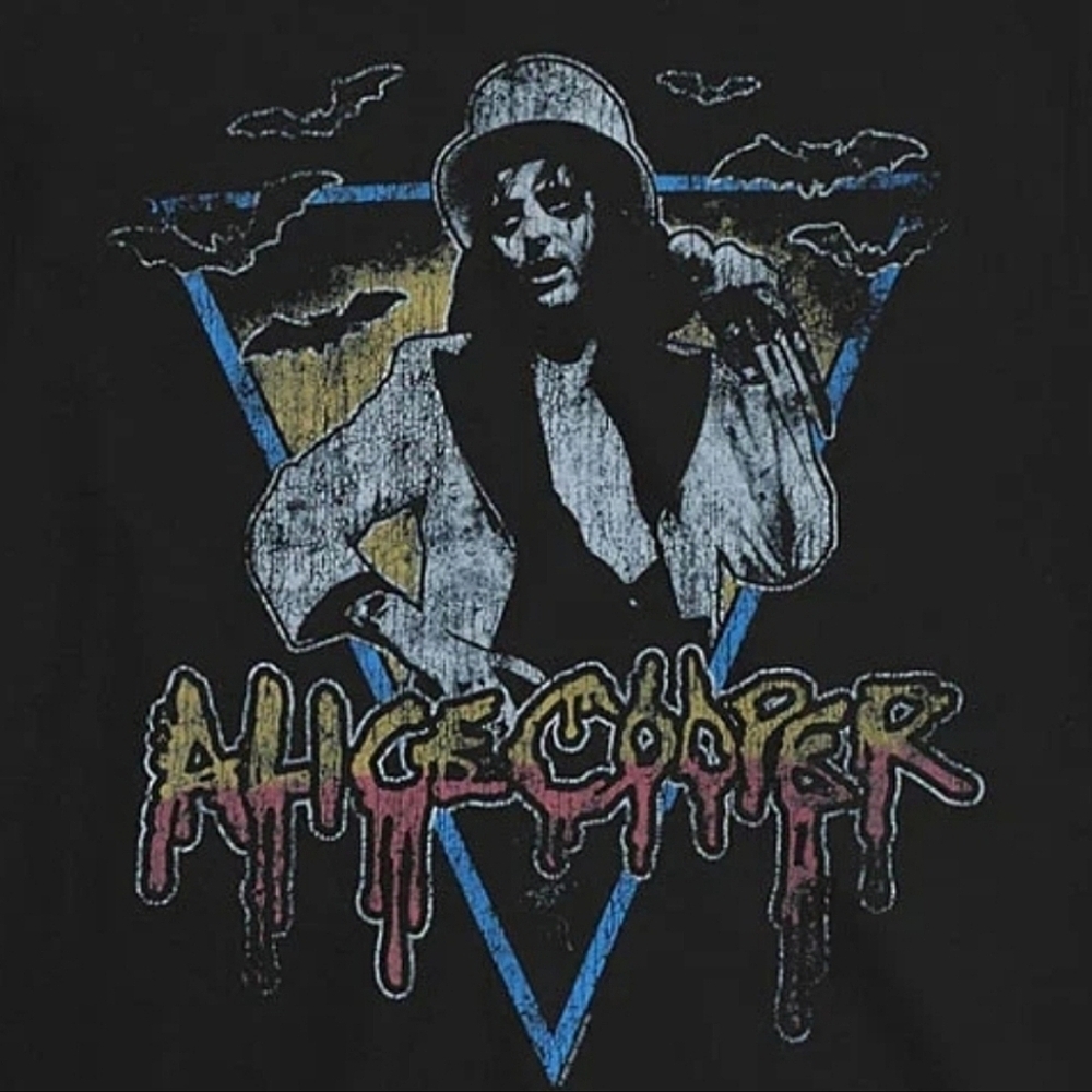 Distressed Alice Cooper Triangle Bats Black Shirt